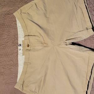Kahki short
